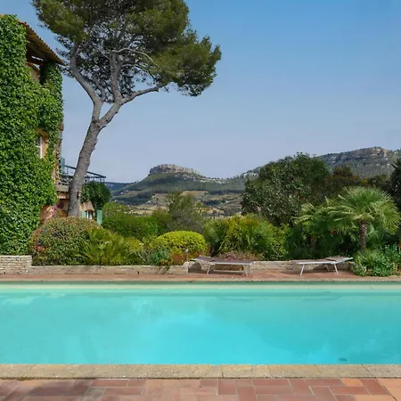 Philae T2 Jardin, Piscine, * Cassis